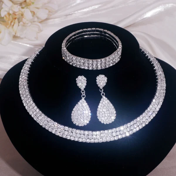 Luxury Round Rhinestone Necklace Set for Women