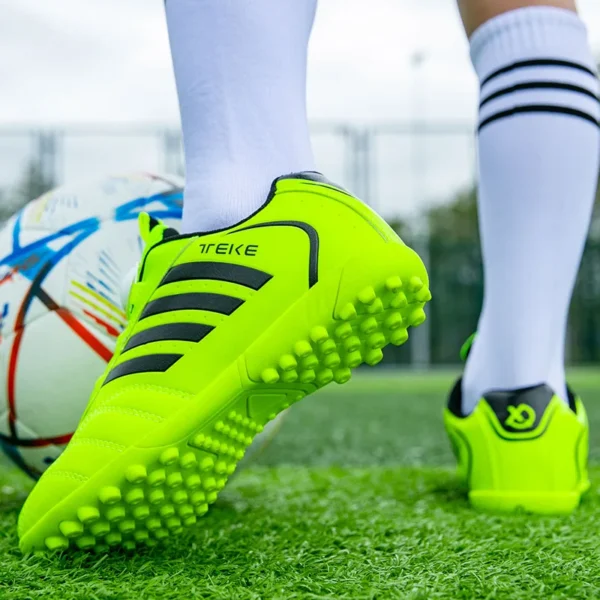 S1b584057db7842a481471d1b9d7e7c8aO.webp Personality Stylish And Comfortable Boys Girls Training Game Sneakers.