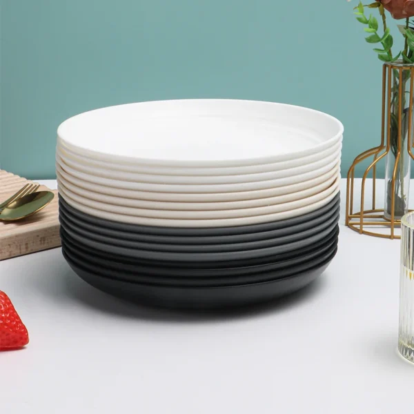4/16pcs Plastic plates (9 inches in diameter).